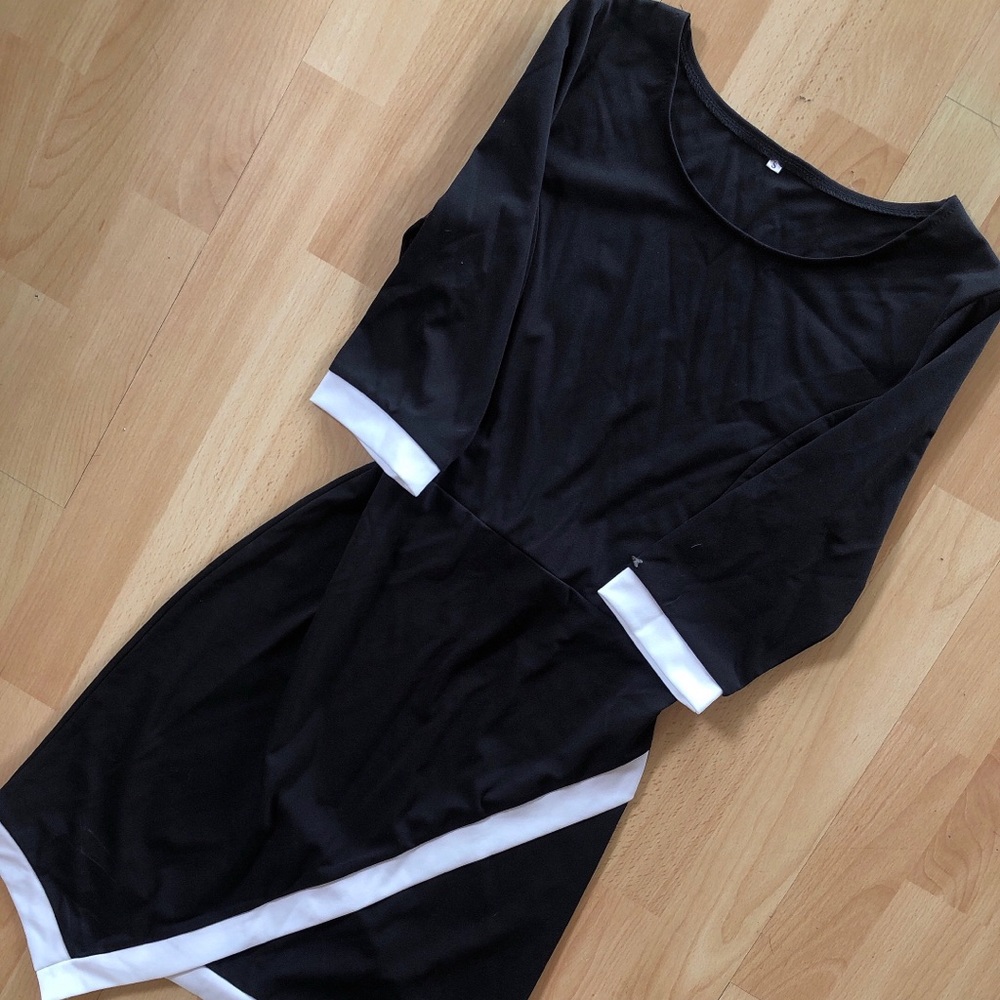 Vintage 3/4 sleeves mid length bodycon dress 🖤🤍